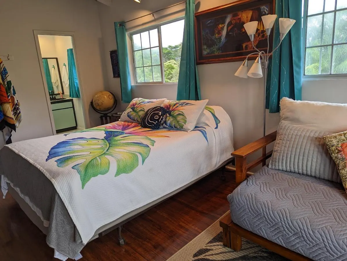Hilo Luxury Suite contacts